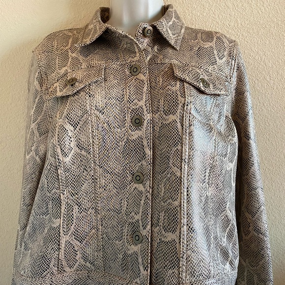 Good looking jacket Python look in cream and brown. Size 12 Ruby Rd - Picture 2 of 11